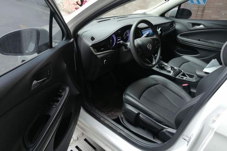 Used Buick Verano 2020 20T CVT Leading Edition Driver Seat