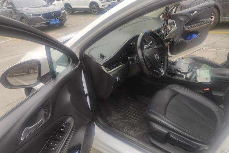 Used Buick Verano 2020 20T CVT Leading Edition Driver Seat