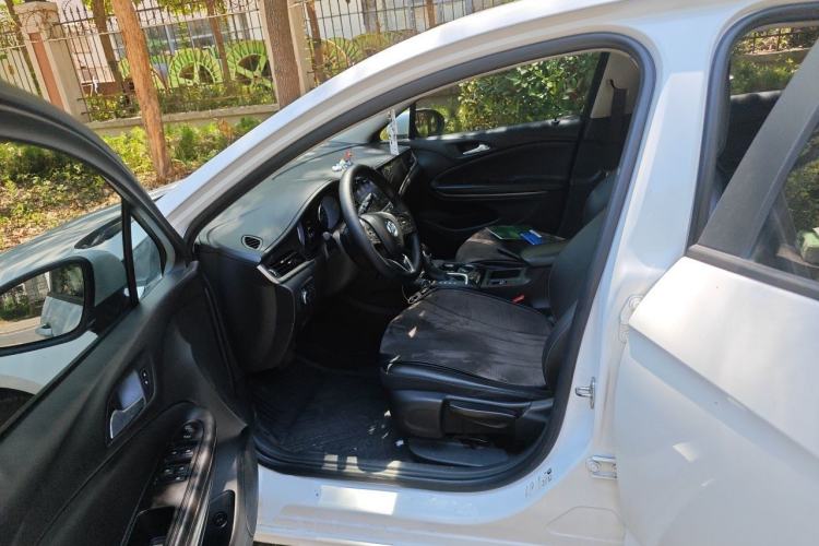 Used Buick Verano 2020 20T CVT Leading Edition Driver Seat