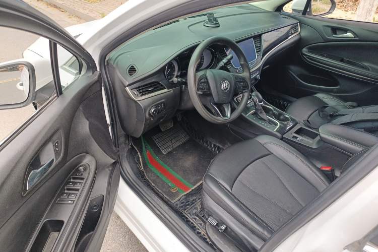 Used Buick Verano 2020 20T CVT Leading Edition Driver Seat