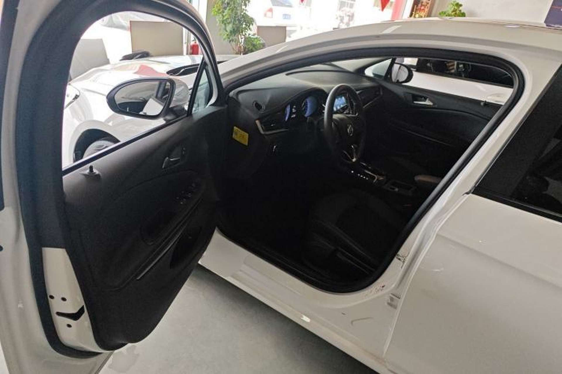 Used Buick Verano 2020 20T CVT Leading Edition Driver Seat