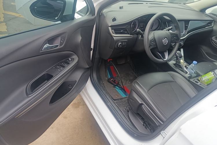 Used Buick Verano 2020 20T CVT Leading Edition Driver Seat