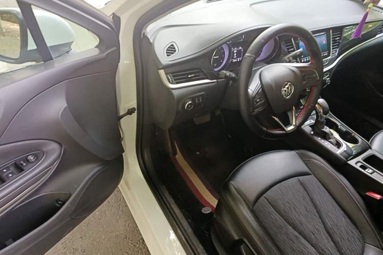 Used Buick Verano 2020 20T CVT Leading Edition Driver Seat