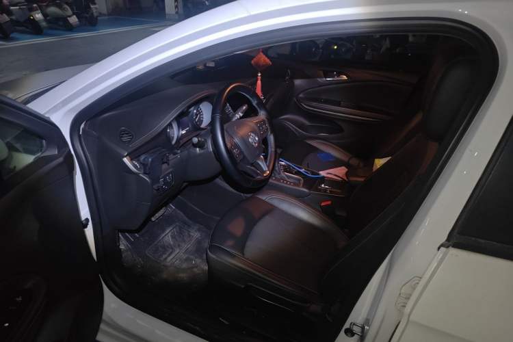 Used Buick Verano 2020 20T CVT Leading Edition Driver Seat