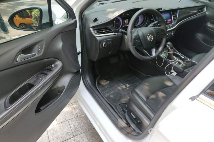 Used Buick Verano 2020 20T CVT Luxury Version Driver Seat