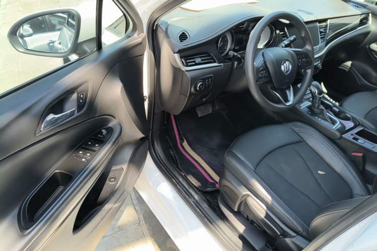 Used Buick Verano 2020 20T CVT Leading Edition Driver Seat