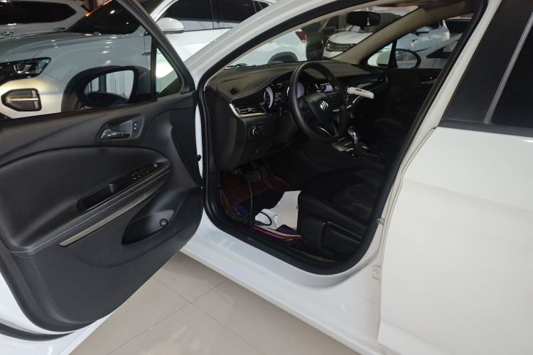 Used Buick Verano 2020 20T CVT Leading Edition Driver Seat