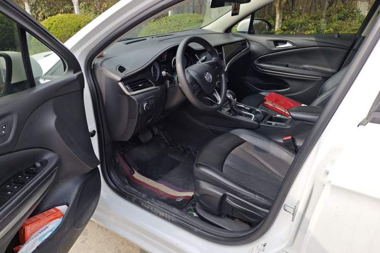 Used Buick Verano 2020 20T CVT Leading Edition Driver Seat
