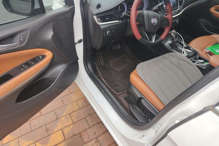 Used Buick Verano 2020 20T CVT Leading Edition Driver Seat