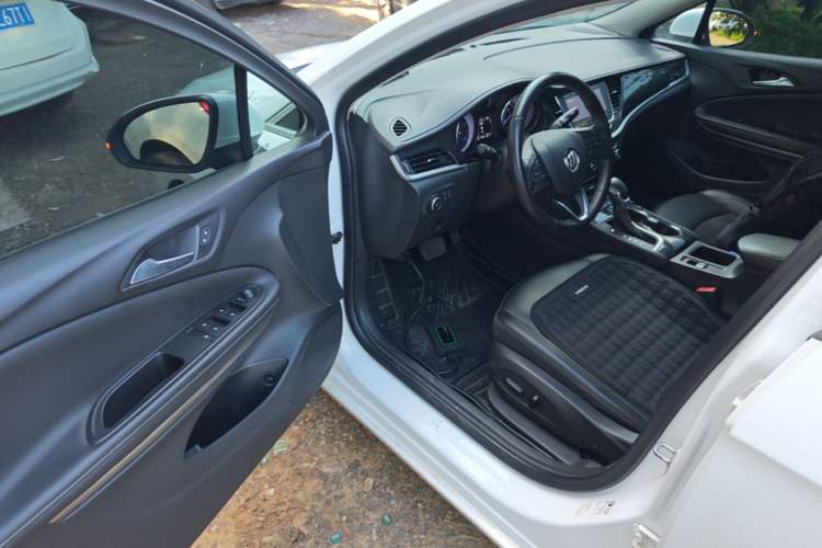 Used Buick Verano 2020 20T CVT Luxury Version Driver Seat