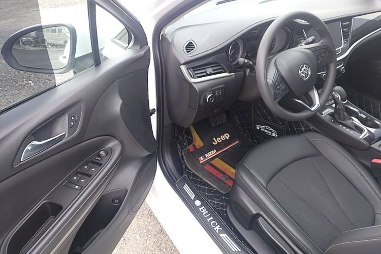 Used Buick Verano 2020 20T CVT Leading Edition Driver Seat