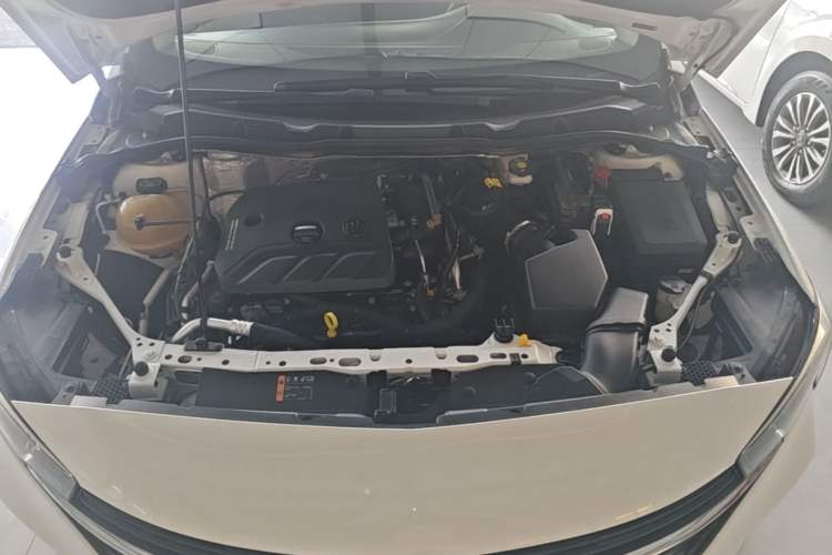 Used Buick Verano 2020 20T CVT Leading Edition Engine Bay