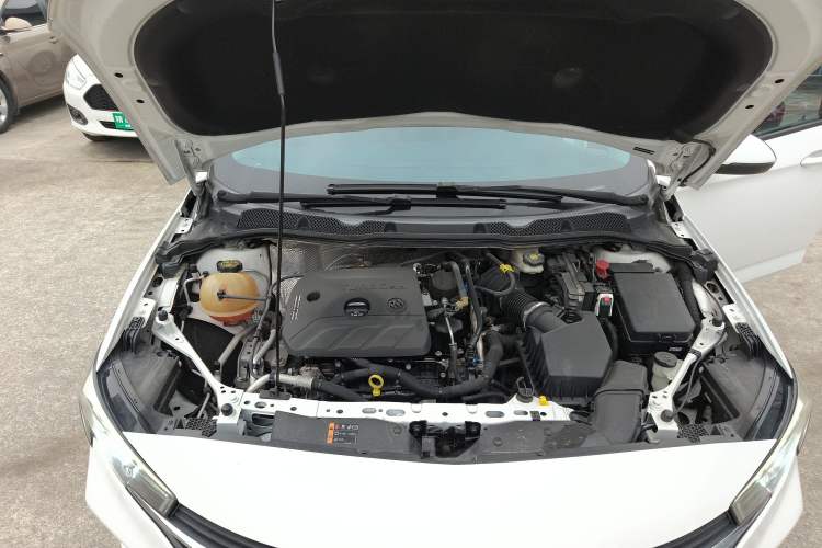 Used Buick Verano 2020 20T CVT Leading Edition Engine Bay