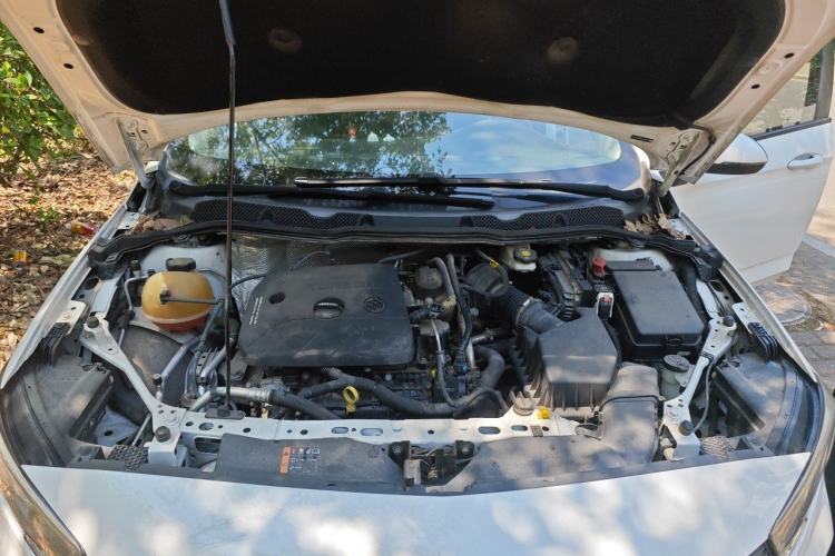 Used Buick Verano 2020 20T CVT Leading Edition Engine Bay
