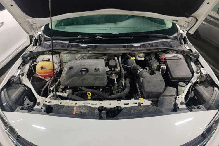 Used Buick Verano 2020 20T CVT Leading Edition Engine Bay