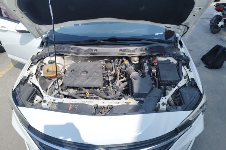 Used Buick Verano 2020 20T CVT Leading Edition Engine Bay