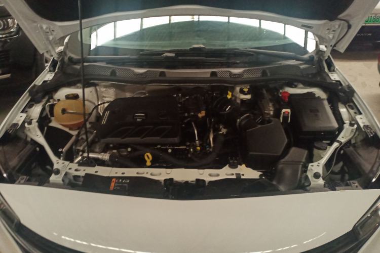 Used Buick Verano 2020 20T CVT Leading Edition Engine Bay