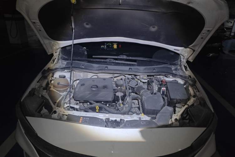 Used Buick Verano 2020 20T CVT Leading Edition Engine Bay