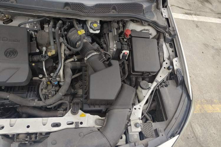 Used Buick Verano 2020 20T CVT Leading Edition Engine Bay Left