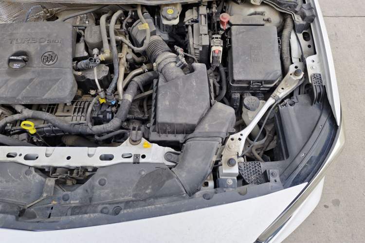 Used Buick Verano 2020 20T CVT Leading Edition Engine Bay Left