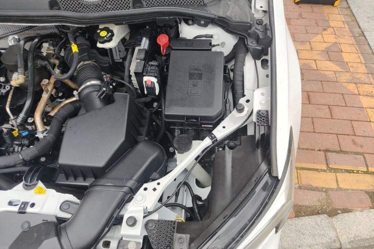 Used Buick Verano 2020 20T CVT Leading Edition Engine Bay Left