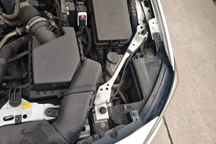Used Buick Verano 2020 20T CVT Leading Edition Engine Bay Left