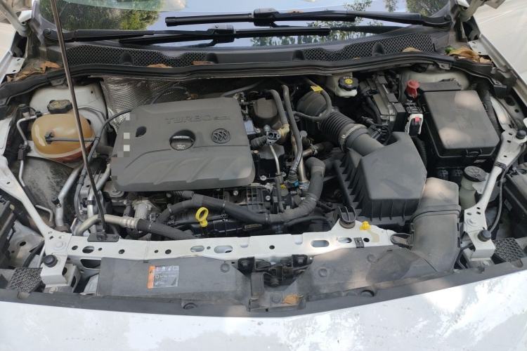 Used Buick Verano 2020 20T CVT Luxury Version Engine Bay