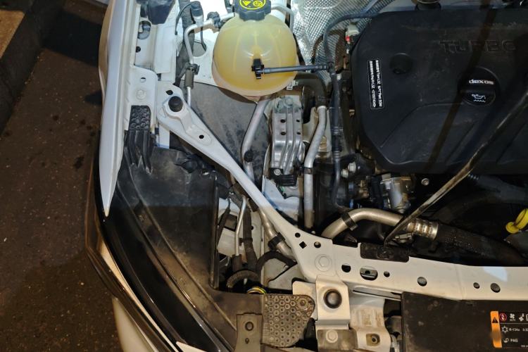 Used Buick Verano 2020 20T CVT Leading Edition Engine Bay Right
