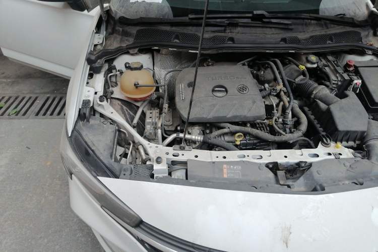 Used Buick Verano 2020 20T CVT Leading Edition Engine Bay Right