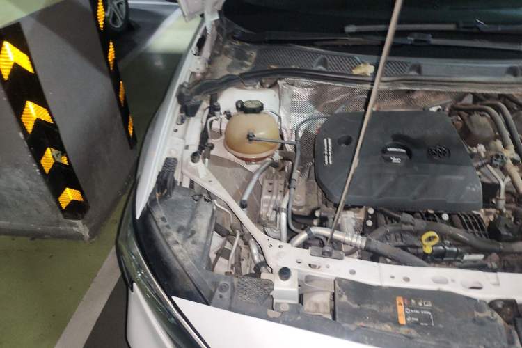 Used Buick Verano 2020 20T CVT Leading Edition Engine Bay Right