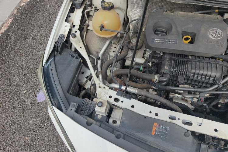 Used Buick Verano 2020 15T Automatic Trend Edition Engine Bay Right