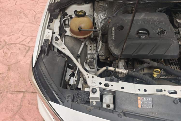 Used Buick Verano 2020 20T CVT Leading Edition Engine Bay Right