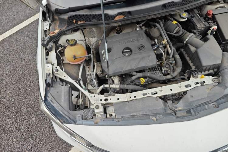 Used Buick Verano 2020 20T CVT Leading Edition Engine Bay Right