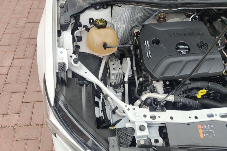 Used Buick Verano 2020 20T CVT Leading Edition Engine Bay Right