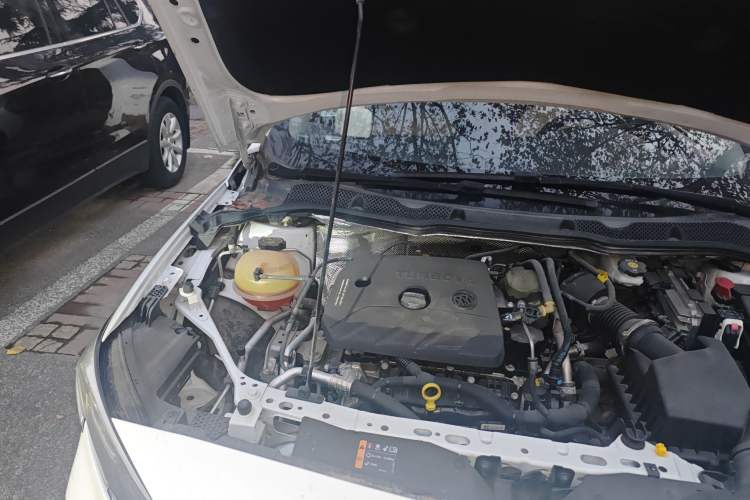 Used Buick Verano 2020 20T CVT Leading Edition Engine Bay Right