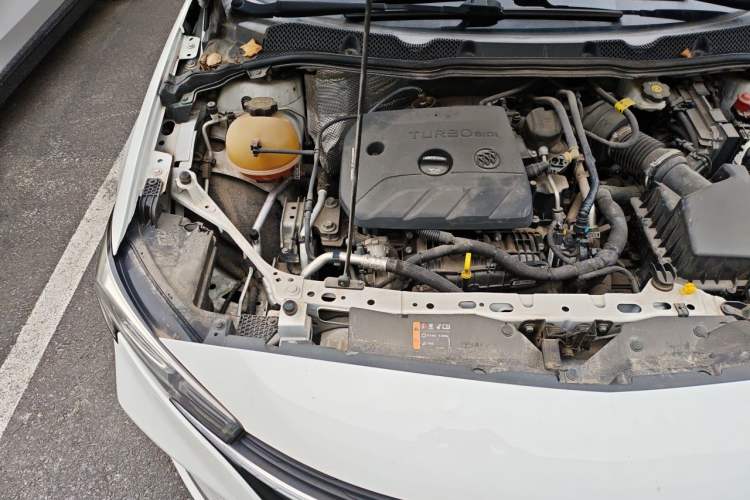 Used Buick Verano 2020 20T CVT Leading Edition Engine Bay Right
