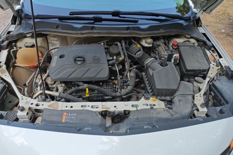 Used Buick Verano 2020 20T CVT Luxury Version Engine Bay