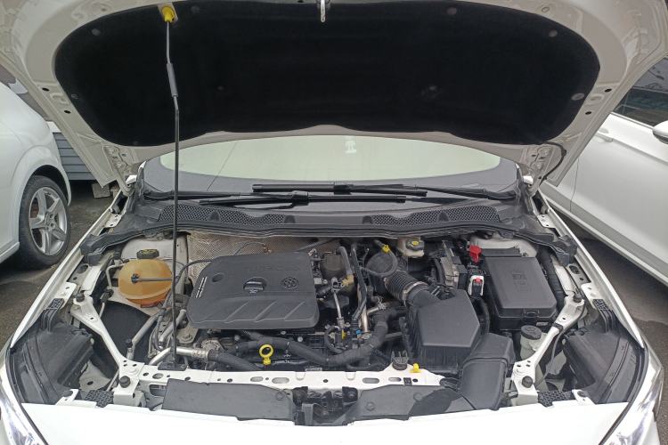 Used Buick Verano 2020 20T CVT Leading Edition Engine Bay