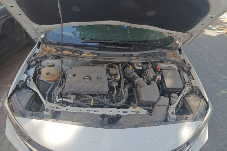 Used Buick Verano 2020 20T CVT Leading Edition Engine Bay