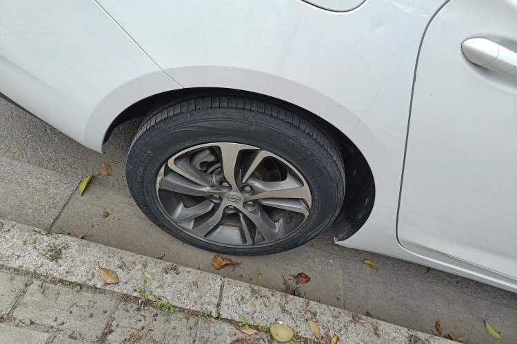 Used Buick Verano 2020 20T CVT Leading Edition Exterior 5