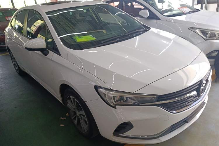 Used Buick Verano 2020 20T CVT Leading Edition Front Right 45 Deg