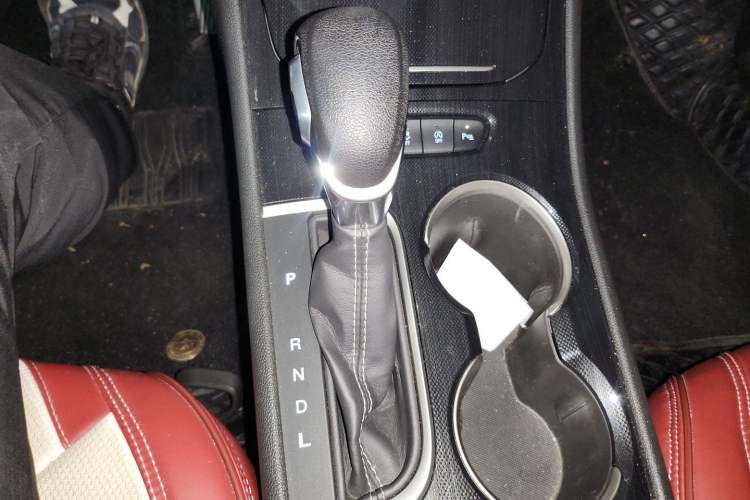 Used Buick Verano 2020 20T CVT Leading Edition Gear Lever