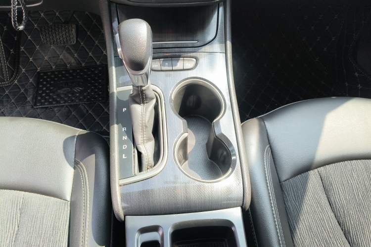 Used Buick Verano 2020 20T CVT Leading Edition Gear Lever