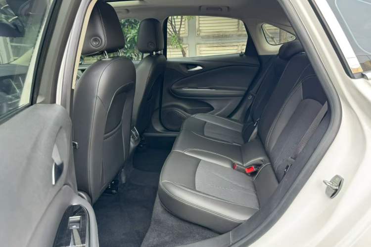 Used Buick Verano 2020 20T CVT Leading Edition Interior 2