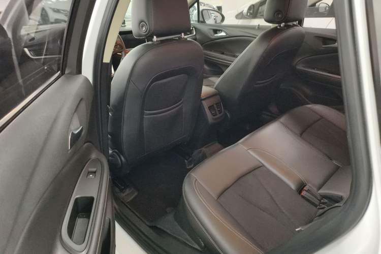 Used Buick Verano 2020 20T CVT Leading Edition Interior 2