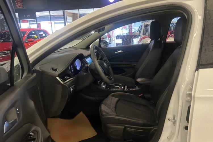 Used Buick Verano 2020 20T CVT Leading Edition Interior 2