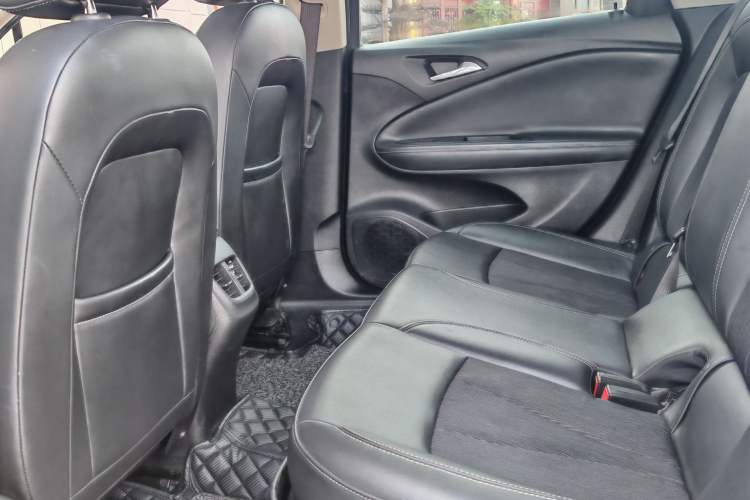 Used Buick Verano 2020 20T CVT Leading Edition Interior 3
