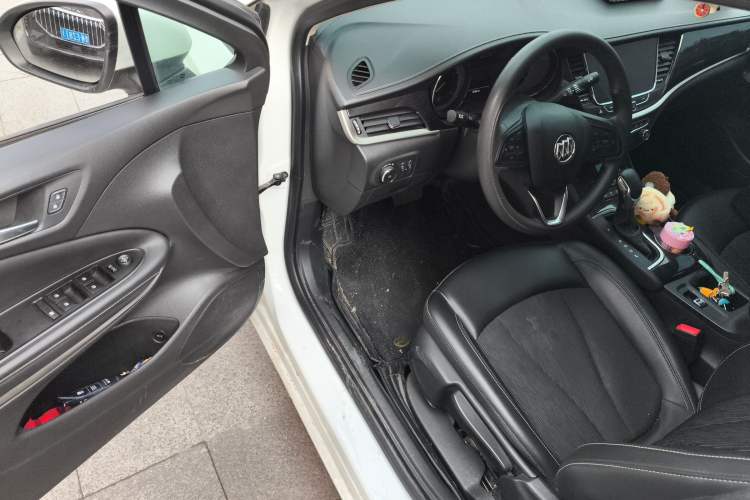 Used Buick Verano 2020 20T CVT Leading Edition Interior 3