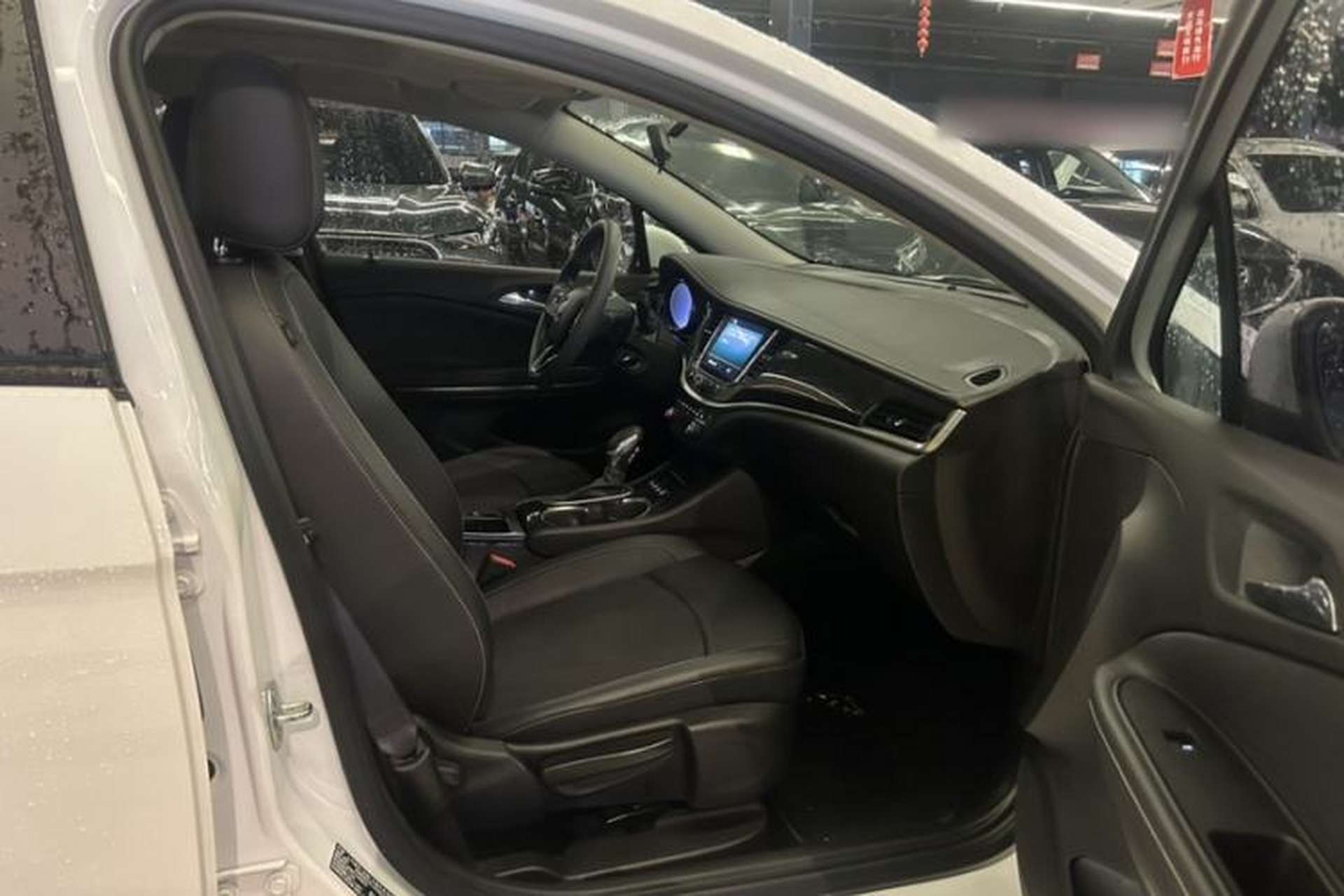 Used Buick Verano 2020 20T CVT Leading Edition Interior 4
