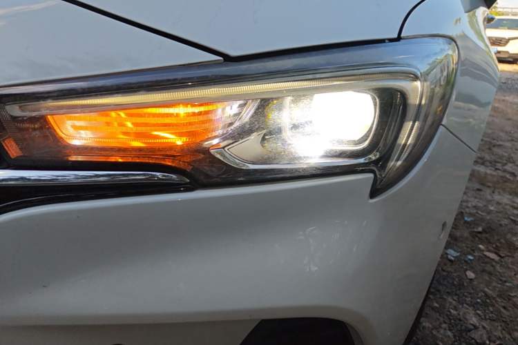 Used Buick Verano 2020 20T CVT Luxury Version Left Front Headlight